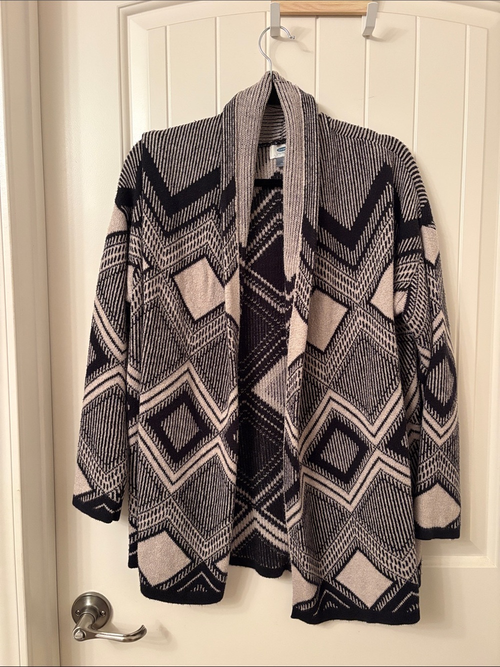 Geometric Open-Front Women's Cardigan Sweater - Grey & Cream